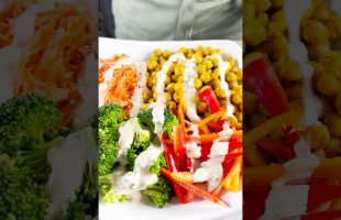 Curry-Chickpea Bowl With Sweet Tahini Sauce