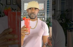 BEAT THE HEAT with this STRAWBERRY LEMONADE SMOOTHIE – Refined Sugar Free!