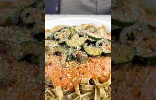 Vegan Roasted Red Pepper Pasta with Zucchini