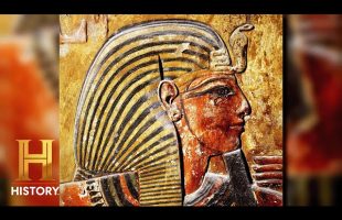 Ancient Aliens: Secret Stargate in Sacred Egyptian Temple (Season 18)