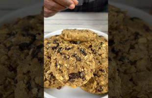 Vegan Oatmeal Raisin Cookies- Oil & Refined Sugar-Free!