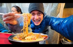 Japanese Street Food – ORIGINAL FRIED RAMEN + 5 Must Eat Foods in Fukuoka, Japan!!