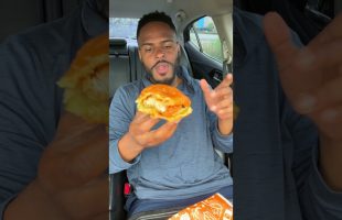 Popeyes New GOLDEN BBQ Sandwich.. #shorts #popeyes #popeyesspicychickensandwich