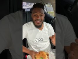 WTF‼️🤬 My Burger 🍔 COMPLETELY Fell Apart (RIDICULOUS‼️🤯) #fyp #entertainment #shorts