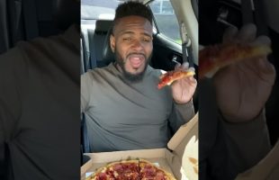 Pizza Huts NEW‼️ Spicy 🌶 Lovers Pizza 🍕🥵 #fyp #entertainment #shorts #fastfood #foodreview