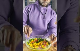 Delicious Mango Salsa Verde  #veganfriendly #recipe #veganiseasy #food