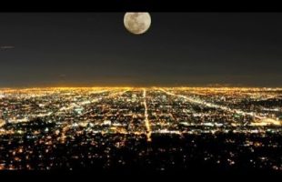 Magnification of the Sun/Moon Near the Horizon