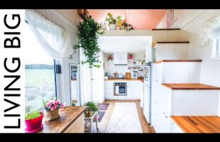 Woman’s Dream Tiny House Even Has A Walk-In Wardrobe