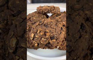 Vegan Carob Oatmeal Raisin Cookies  #wfpbvegan #refinedsugarfree #oilfree #veganiseasy
