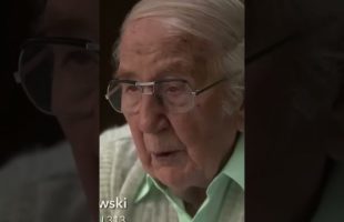 Witness: A German U-boat torpedoes an English destroyer