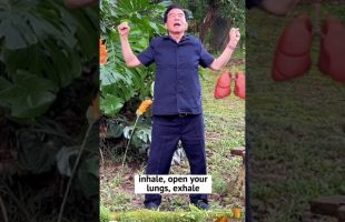 Spinal cord breathing. Craniosacral Qigong to strengthen the lungs. Taoist Master Mantak Chia☯️