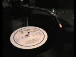New Jersey Connection – Love Dont Come Easy
