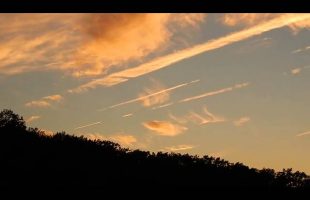 Aerosol Spraying Jet Nearly Collides With Oncoming Aircraft ( GeoengineeringWatch.org )