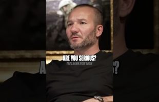Navy SEAL Can Listen to You Without a Battery in Your Phone 😳🤯
