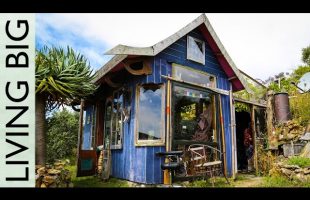 Incredible Tiny House Overlooking the Ocean