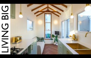 Dream Sunshine Coast Modern Beachy Tiny House – The Rasa Mahal!