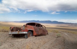 Exploring ABANDONED Vehicles In The Middle Of Nowhere | What Do You Think Happened?